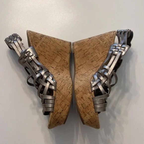 Juicy Couture Silver Strappy Leather Slingback Kody Wedge Sandals size 10 - Picture 2 of 9